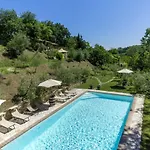 Bright In With Shared Pool - 45 M² *