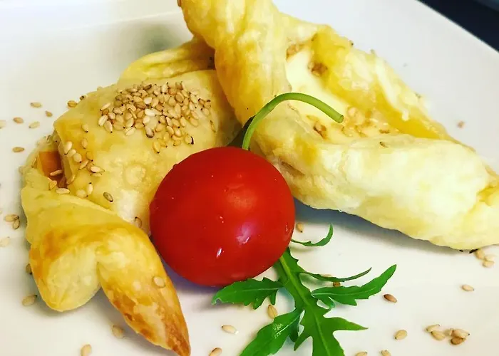 Bright In With Shared Pool - 45 M²